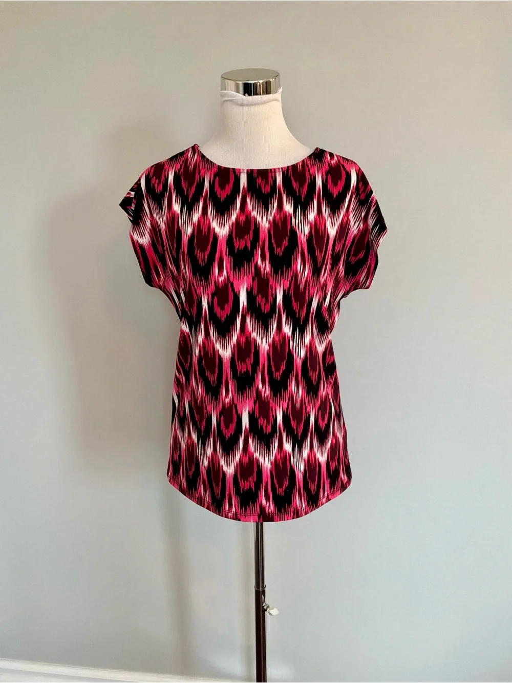 Michael Kors Women's Black/Hot Pink/Red/White Short Sleeve Top/Pop Over Blouse.